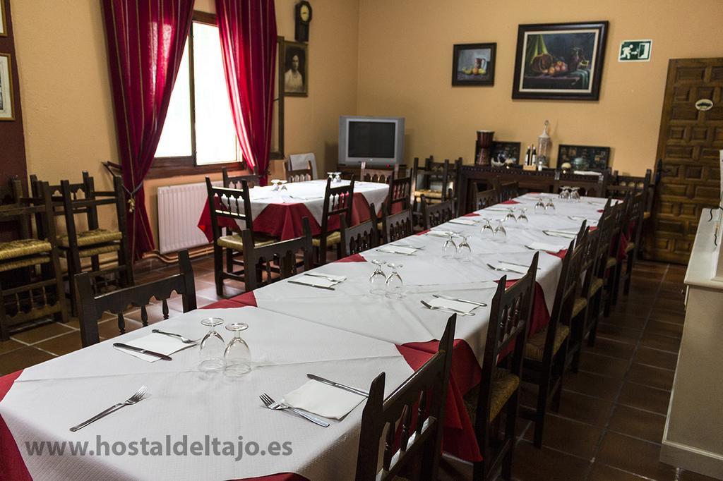 Hostal Del Tajo 페랄레호스 데 라스 트루차스 외부 사진